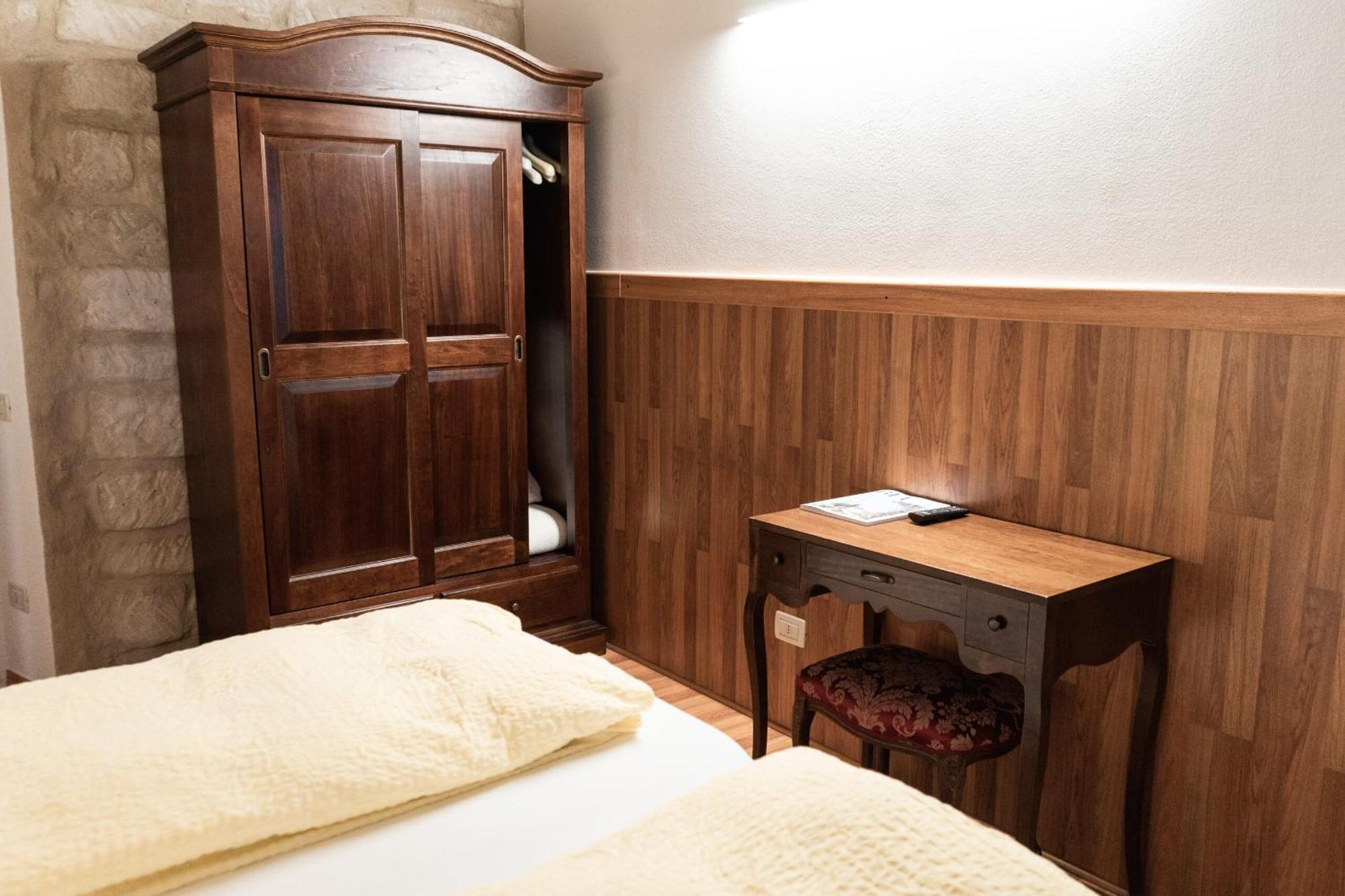 Albergo Garni Orchidea Riva del Garda Exterior foto