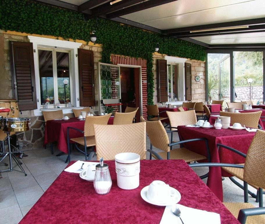 Albergo Garni Orchidea Riva del Garda Exterior foto