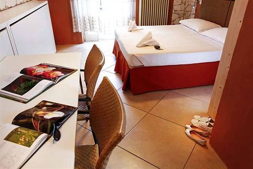 Albergo Garni Orchidea Riva del Garda Exterior foto