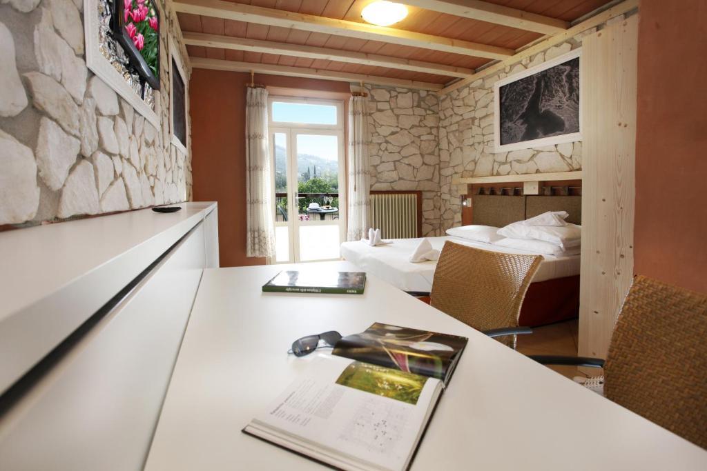 Albergo Garni Orchidea Riva del Garda Cameră foto